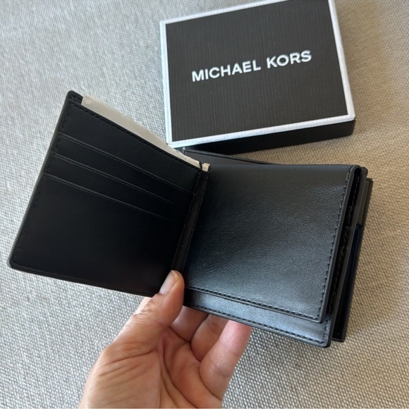 Michael Kors Black Leather Wallet NWT - Picture 4 of 5